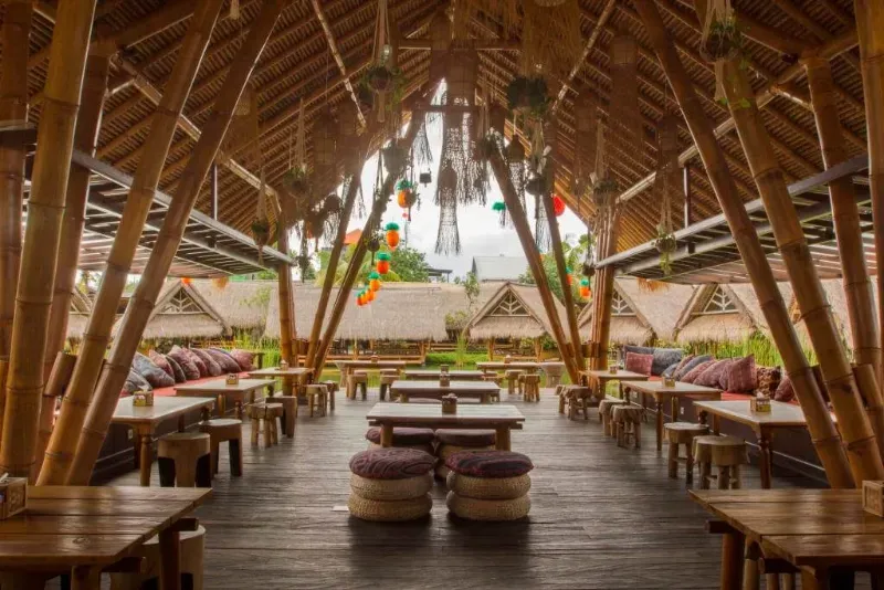 15 Tempat Makan Siang di Bali, Paling Enak dan Recommended, 1. Rumka, 2. Warung Uma Taki, 3. Kanishero, 4. Warung Sederhana, 5. Bale Udang Mang Engking Kuta, 6. Gula Bali The Joglo, 7. HoiAn by MeVui, 8. Ulekan, 10. Braya, 12. Ayam Betutu Khas Gilimanuk, 13. Warung Nasi Bali Men Weti, 14. Milu by Nook, 15. Warung Pink Tempong