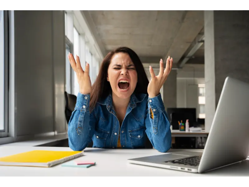 mudah marah adalah ciri ciri burnout, Apa Itu Burnout?, Siapa Saja yang Bisa Mengalami Burnout?, Ternyata Isolasi Dapat Memperburuk Burnout, Loh!, Pentingnya Interaksi Sosial dan Memiliki Dukungan Untuk Mengatasi Burnout, Bekerja dari Coworking Space Dapat Atasi Burnout