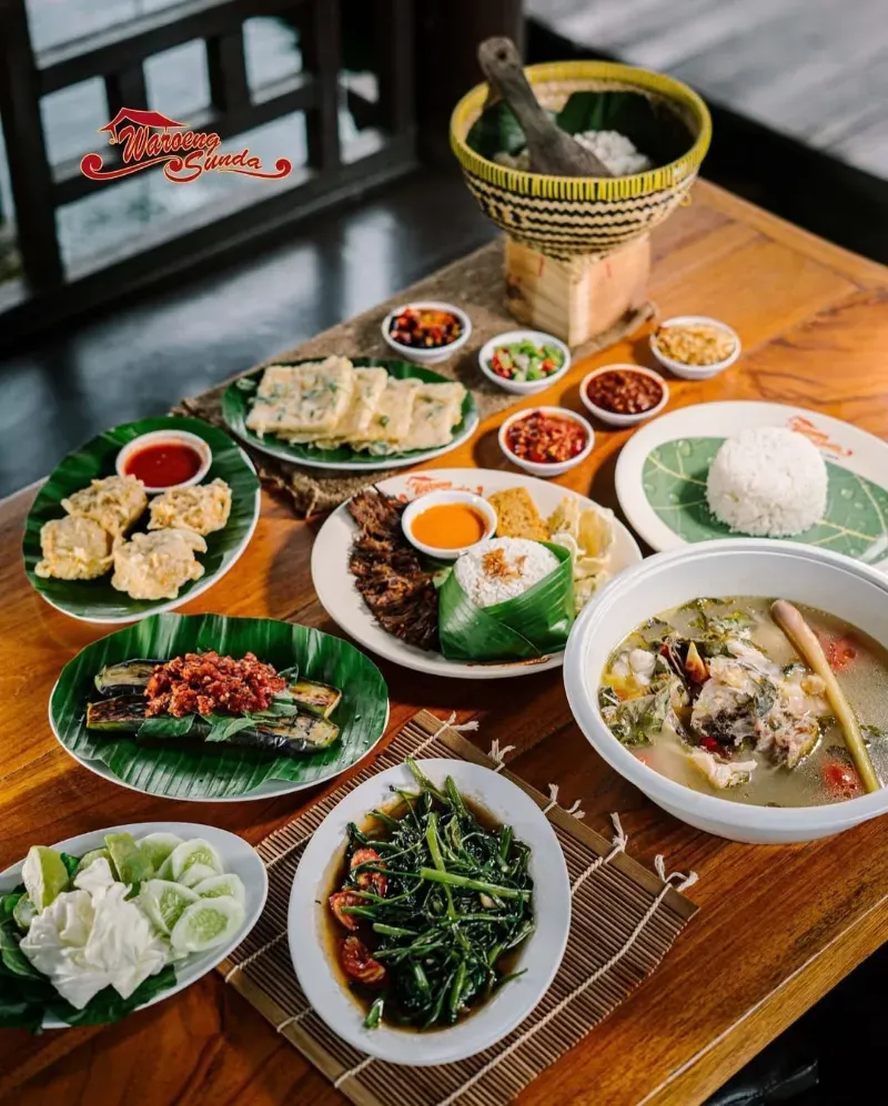 1. Jalarasa, 2. Rocca Osteria, 3. Villa Capri, 4. Rumah Makan Jati, 5. Waroeng Sunda, 6. Hiyoko 2.0, 7. Umatis, 8. Aneka Seafood 38, 9. Sale Restaurant, 10. Intro Jazz Bistro
