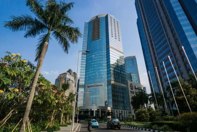 1. Dekat dengan Pusat Bisnis, 2. Akses Mudah ke Setiabudi dan Gatot Subroto, 3. Pusat Perbelanjaan yang Melimpah, 4. Restoran dan Cafe Populer, 5. Dihuni Kalangan Ekspatriat, 6. Menawarkan Banyak Hunian Premium