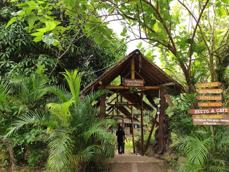 1. Ocean Park, 2. Menteng Park Bintaro, 3. BXSea, 4. Aviary Park, 5. The Nice Garden, 6. Kampung Konservasi Rimbun, 7. Trans Snow World Bintaro, 8. Broadway Alam Sutera, 9. Kandank Jurank Creative Park, 10. Jaletreng Riverpark