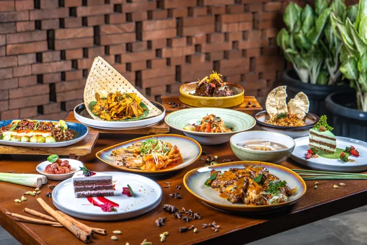 1. The Restaurant at The Trans Luxury Hotel, 2. Kepler Sky Lounge and Bar, 3. The WindChime by Chef Felix, 4. Plataran Bandung, 5. Jing Paradise Chinese Fine Dining, 6. The 18th Restaurant and Lounge, 7. Saka Bistro & Bar, 8. Mad Cow Wine and Grill, 9. Gormeteria, 10. Gijon Steakhouse