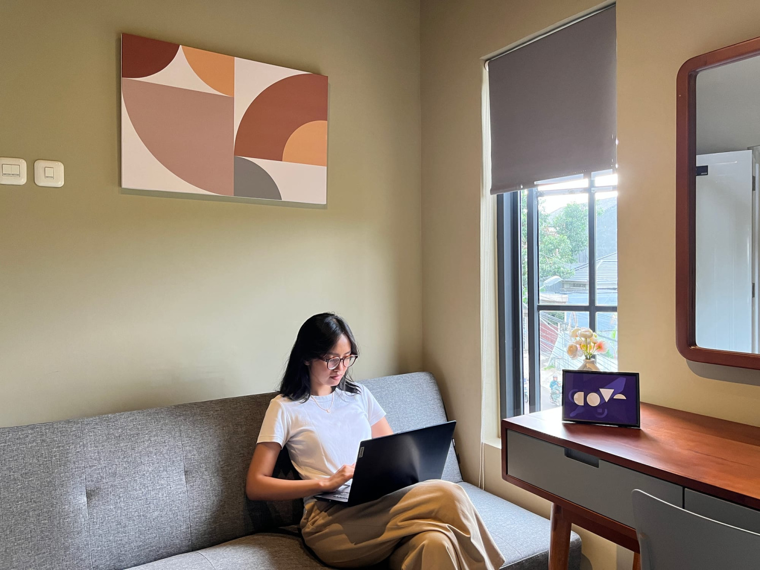 Kost Bodong Mengintai! Kenali dan Hindari Penipuan Daring Berkedok Iklan Kost Untuk Mahasiswa, Telusuri akun media sosial penjual kost secara mendalam, Telaah ulasan yang diunggah ke Google Business Profile, Jangan keluarkan biaya hanya untuk survei, Jangan tergiur harga miring