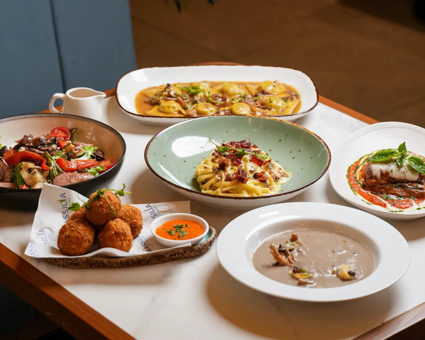 1. Yoiko Ramen 415, 2.Massilia Cucina Italiana, 3. Pagi Sore Kemang, 4. Shabu Hachi Gatot Subroto, 5. Kohai Sushi Bar, 6. Le Quartier, 7. Seribu Rasa Gunawarman, 8. Kedai Tjikini, 9. Momo Paradise, 10. GIOI, 11. Sedjuk Bakmi &amp; Kopi SCBD, 12. Mamma Rosy, 13. Sumber Asli: Kuliner Tempo Dulu, 14. Wing Lok Hongkong Dimsum Antasari, 15. Steak Lab (SLAB)