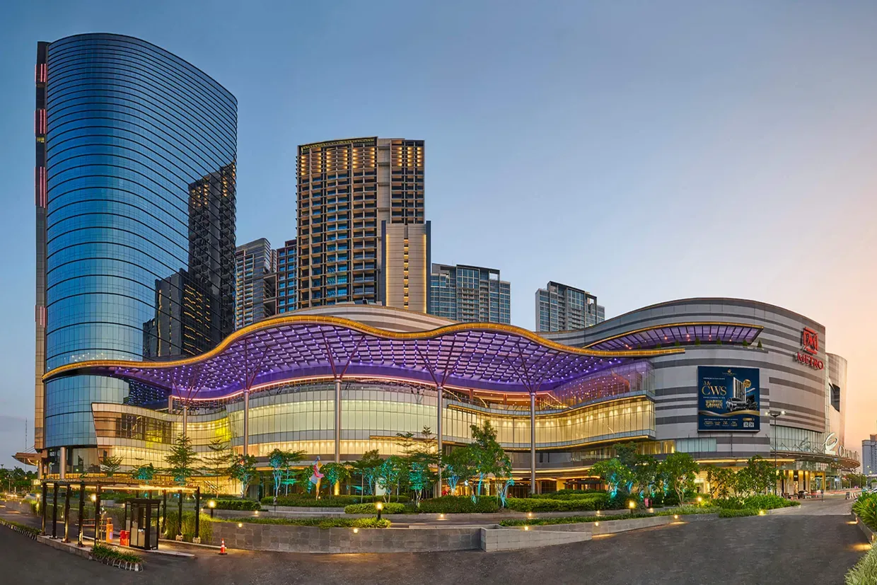 1. Pakuwon Mall Surabaya, 2. Pakuwon Trade Center (PTC), 3. Tunjungan Plaza, 4. Royal Plaza, 5. Ciputra World Surabaya, 6. Galaxy Mall, 7. Grand City Mall, 8. WTC Surabaya, 9. BG Junction Mall, 10. TRANS Icon Mall Surabaya