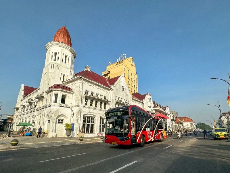 Ini dia, 5 Alasan Kenapa Kamu Cocok Tinggal di Mulyorejo, 1. Dekat dengan Kampus-kampus Favorit, 2. Memiliki Pusat Perbelanjaan Besar dan Modern, 3. Cafe yang Melimpah untuk Nugas atau Kerja, 4. Lingkungan Aman dan Tertata Rapi, 5. Kemudahan Akses Transportasi