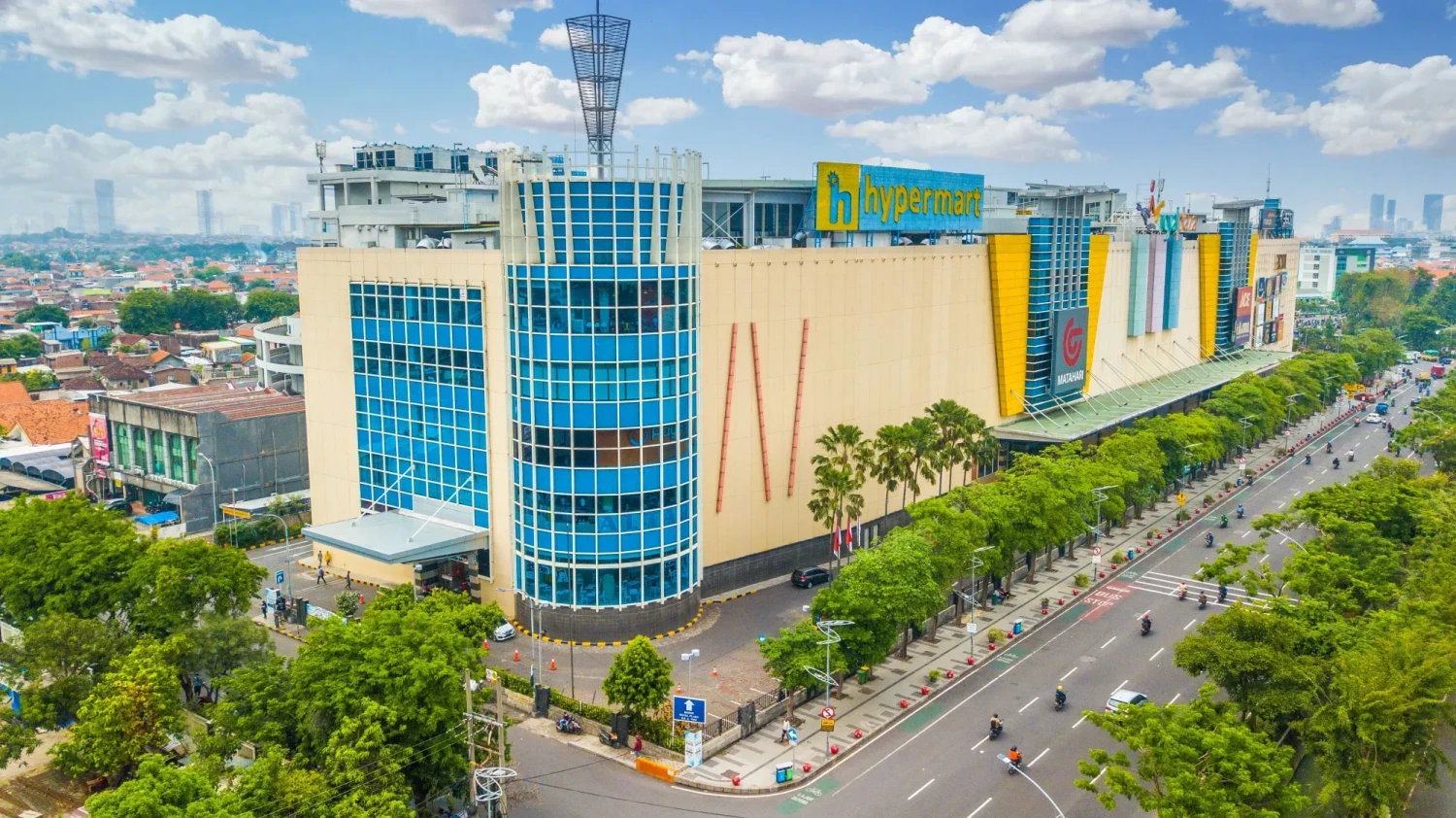 1. Pakuwon Mall Surabaya, 2. Pakuwon Trade Center (PTC), 3. Tunjungan Plaza, 4. Royal Plaza, 5. Ciputra World Surabaya, 6. Galaxy Mall, 7. Grand City Mall, 8. WTC Surabaya, 9. BG Junction Mall, 10. TRANS Icon Mall Surabaya