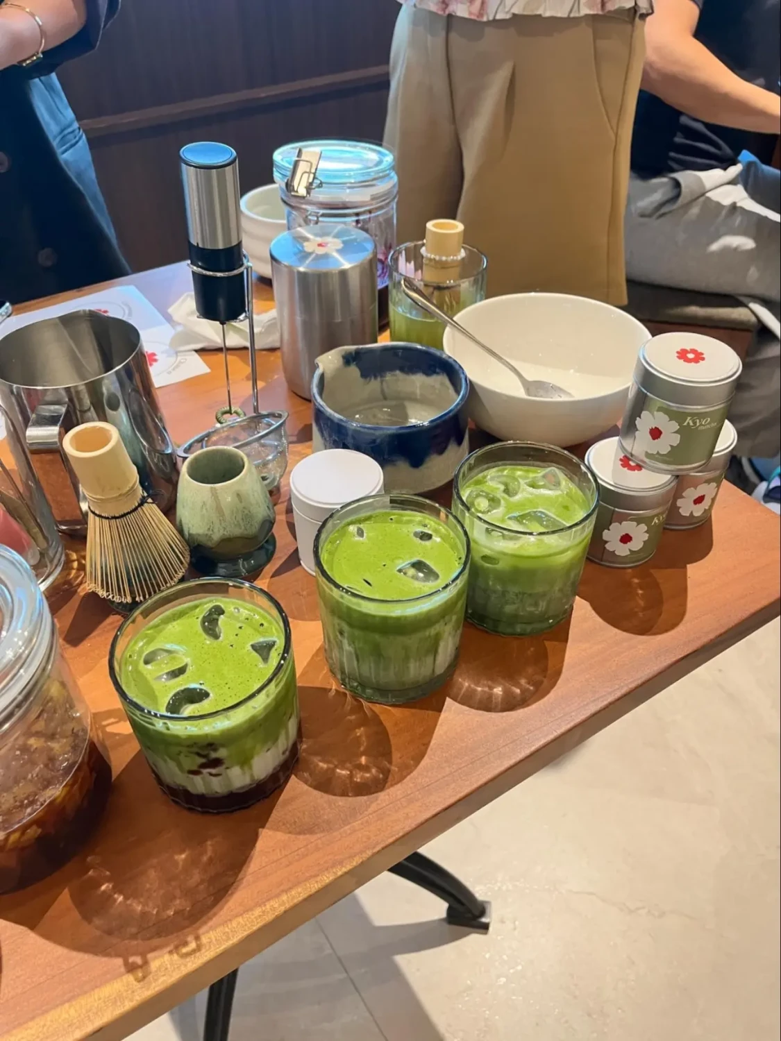 Belajar Matcha Bareng Ahlinya, Eksplorasi Teknik &amp; Demo Minuman, Hands-On Session: Kreasi Matcha ala Coveys, Menutup Sore dengan Hojicha &amp; Kebersamaan