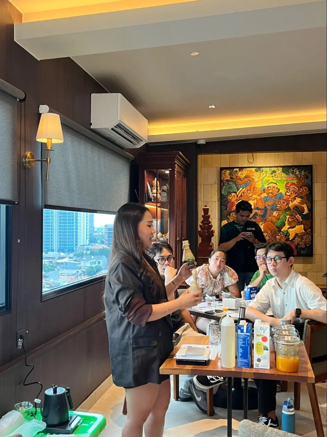 Belajar Matcha Bareng Ahlinya, Eksplorasi Teknik &amp; Demo Minuman, Hands-On Session: Kreasi Matcha ala Coveys, Menutup Sore dengan Hojicha &amp; Kebersamaan