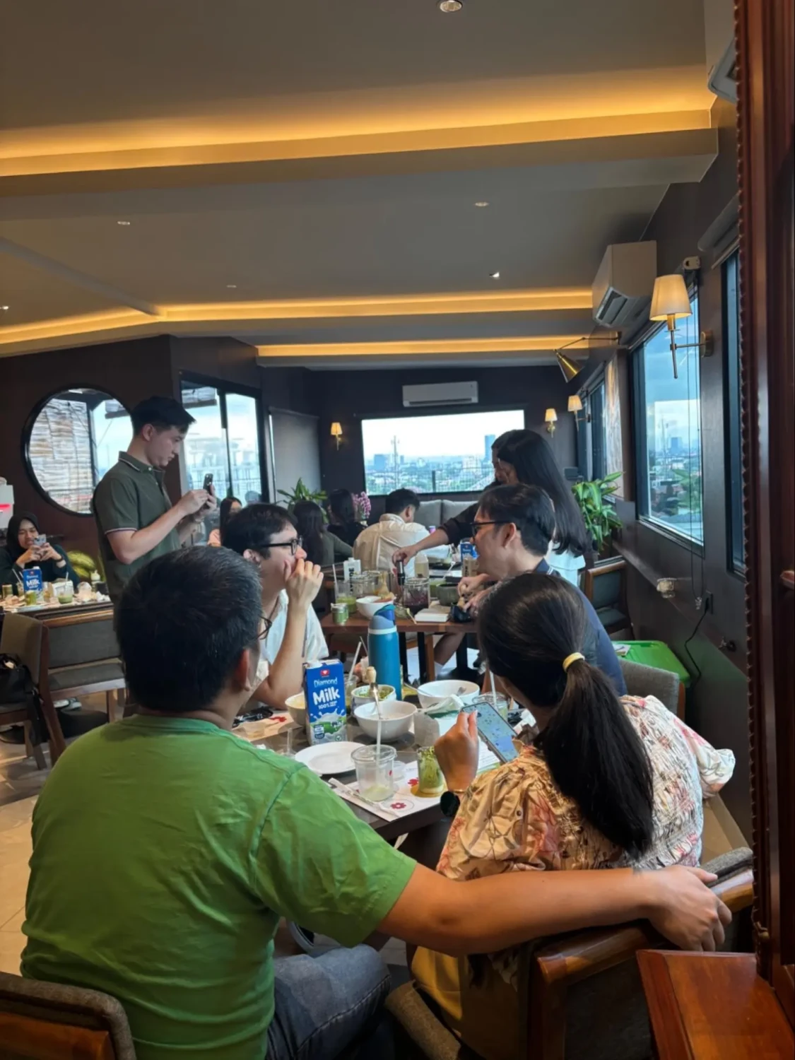 Belajar Matcha Bareng Ahlinya, Eksplorasi Teknik &amp; Demo Minuman, Hands-On Session: Kreasi Matcha ala Coveys, Menutup Sore dengan Hojicha &amp; Kebersamaan