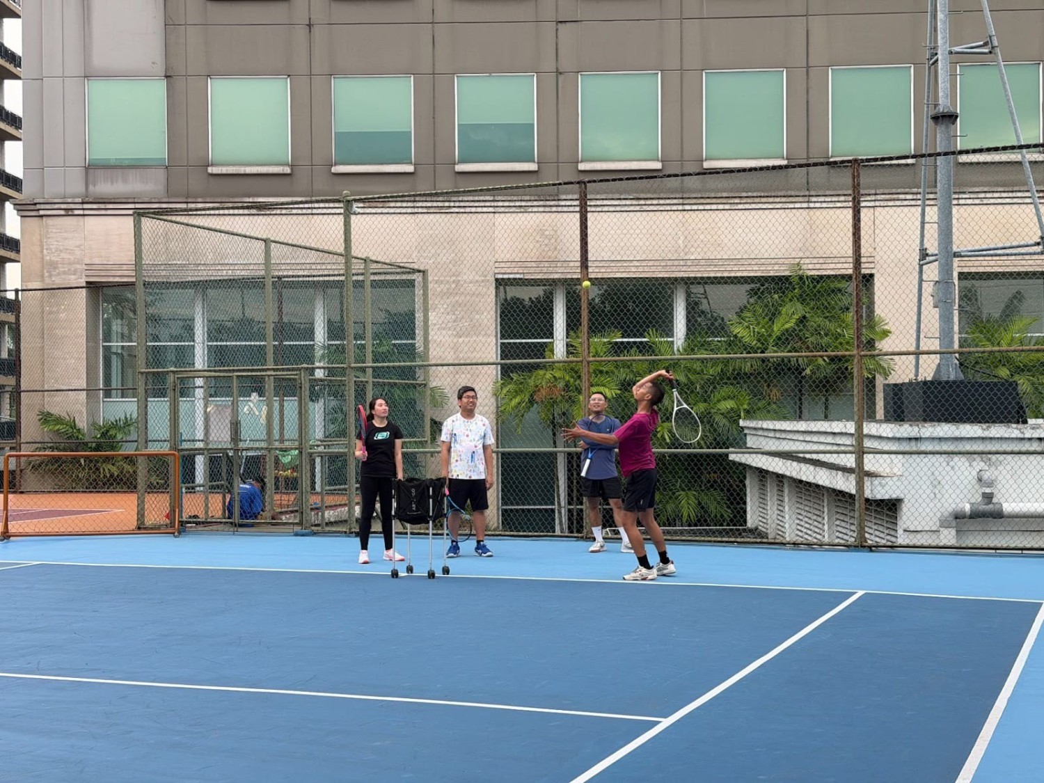 Drill Session bersama Coach, Sesi Rally yang Santai, Suasana Akrab dan Nyaman, Kolaborasi dengan Balans Nutrition, Penutup Sesi