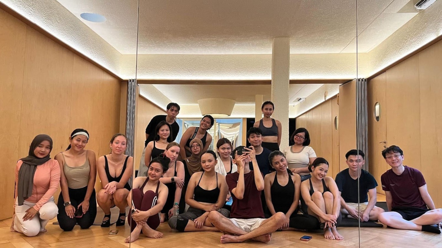 Cove on Mat: Soul Reset Flow, Soul Reset Flow bersama Cove, Guided Flow bersama Instructor, Alur Gerakan yang Mindful, Suasana Intimate dan Tenang, Penutup Sesi