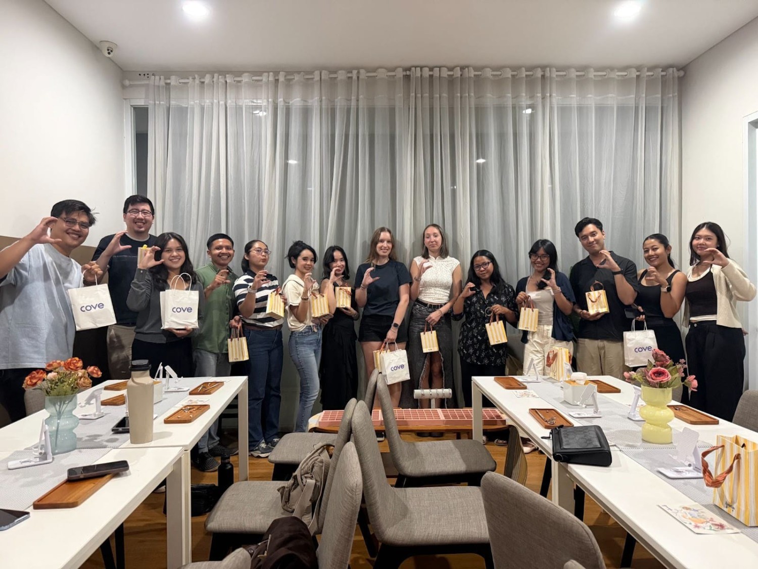 La Dolce Charm: Italian Bracelet Workshop, Workshop Italian Bracelet, Proses Kreatif yang Menyenangkan, Suasana Hangat dan Intimate, Kolaborasi dengan RAWKIN IT, Penutup Sesi