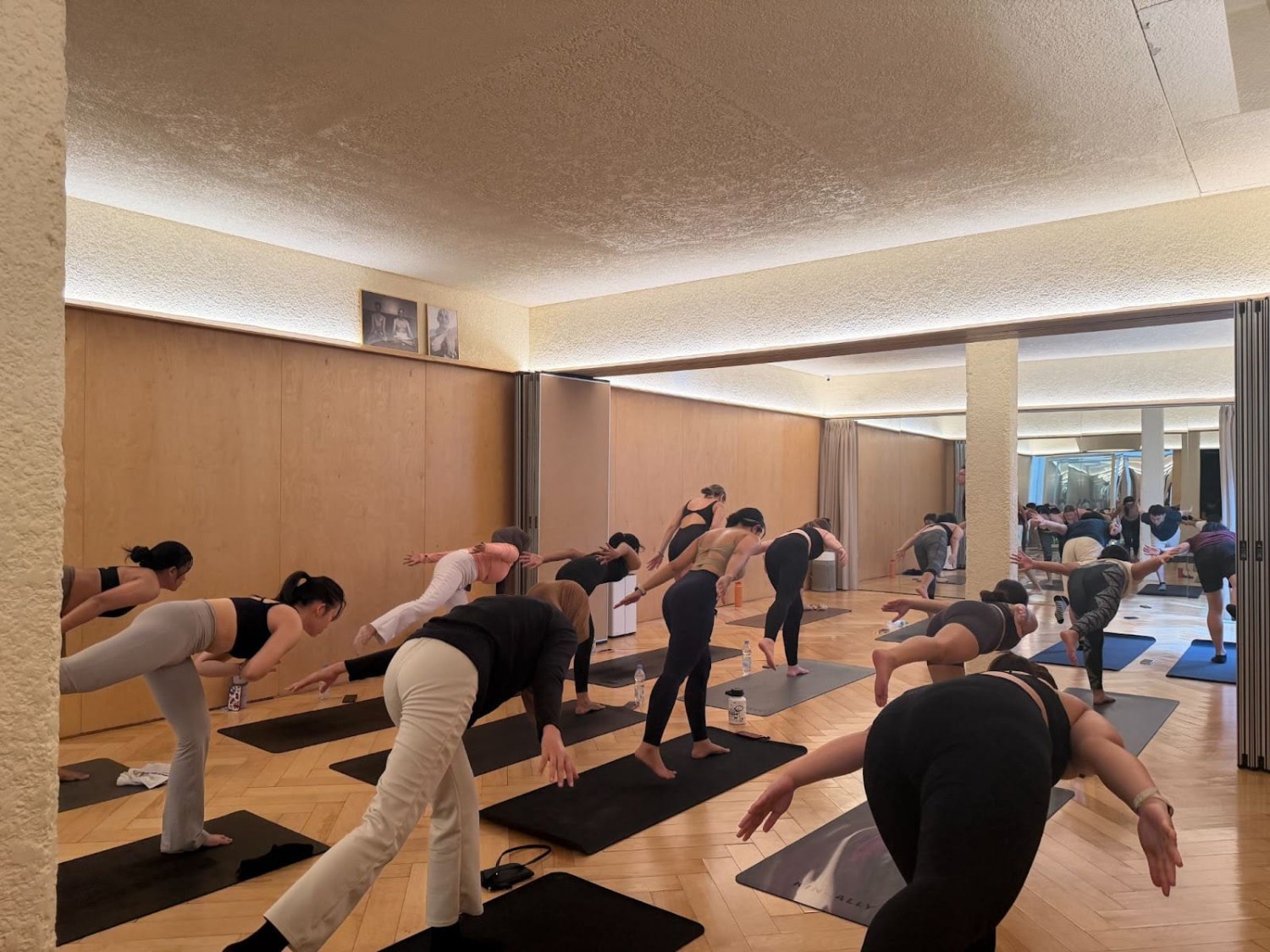 Soul Reset Flow bersama Cove, Guided Flow bersama Instructor, Alur Gerakan yang Mindful, Suasana Intimate dan Tenang, Penutup Sesi