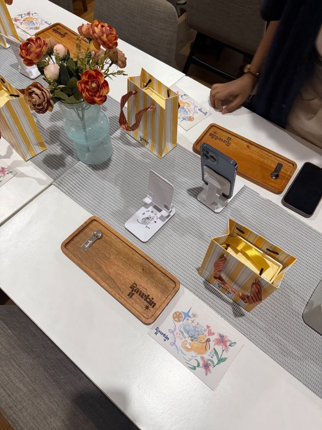 Workshop Italian Bracelet, Proses Kreatif yang Menyenangkan, Suasana Hangat dan Intimate, Kolaborasi dengan RAWKIN IT, Penutup Sesi