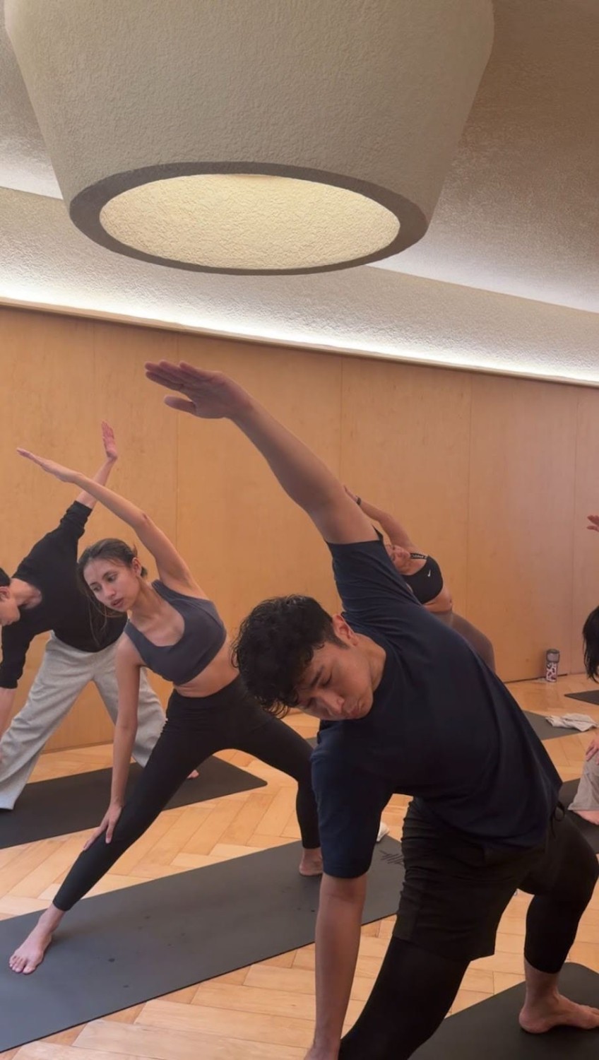 Soul Reset Flow bersama Cove, Guided Flow bersama Instructor, Alur Gerakan yang Mindful, Suasana Intimate dan Tenang, Penutup Sesi