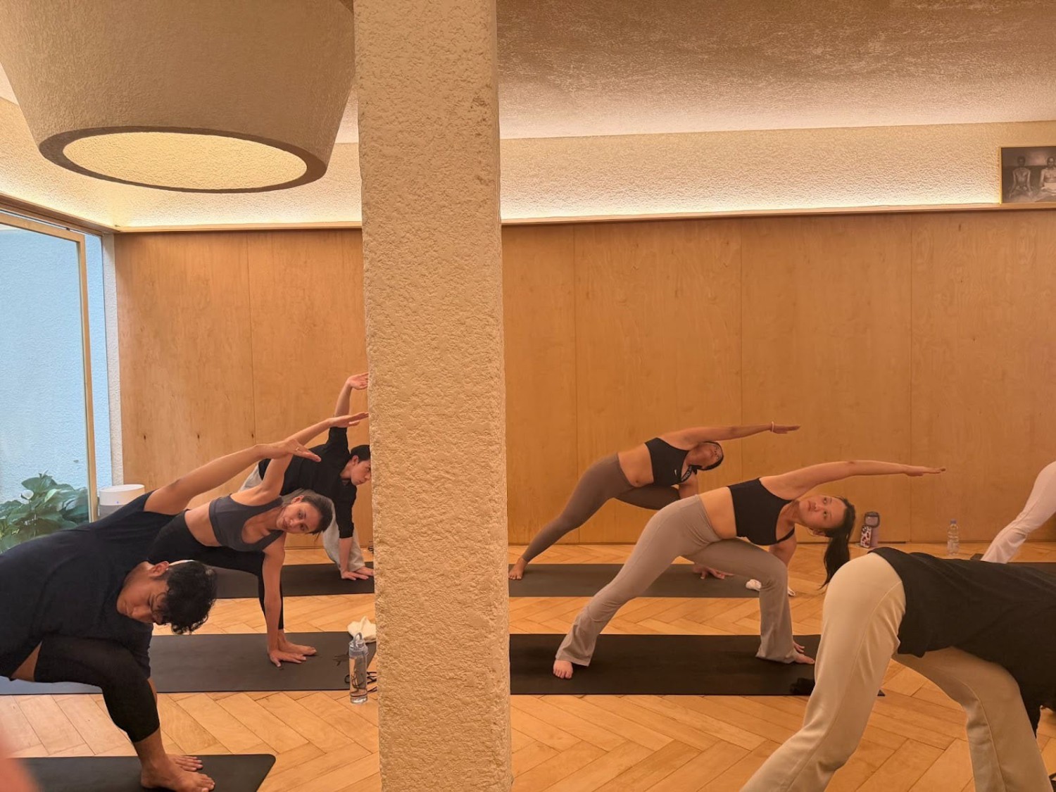 Soul Reset Flow bersama Cove, Guided Flow bersama Instructor, Alur Gerakan yang Mindful, Suasana Intimate dan Tenang, Penutup Sesi