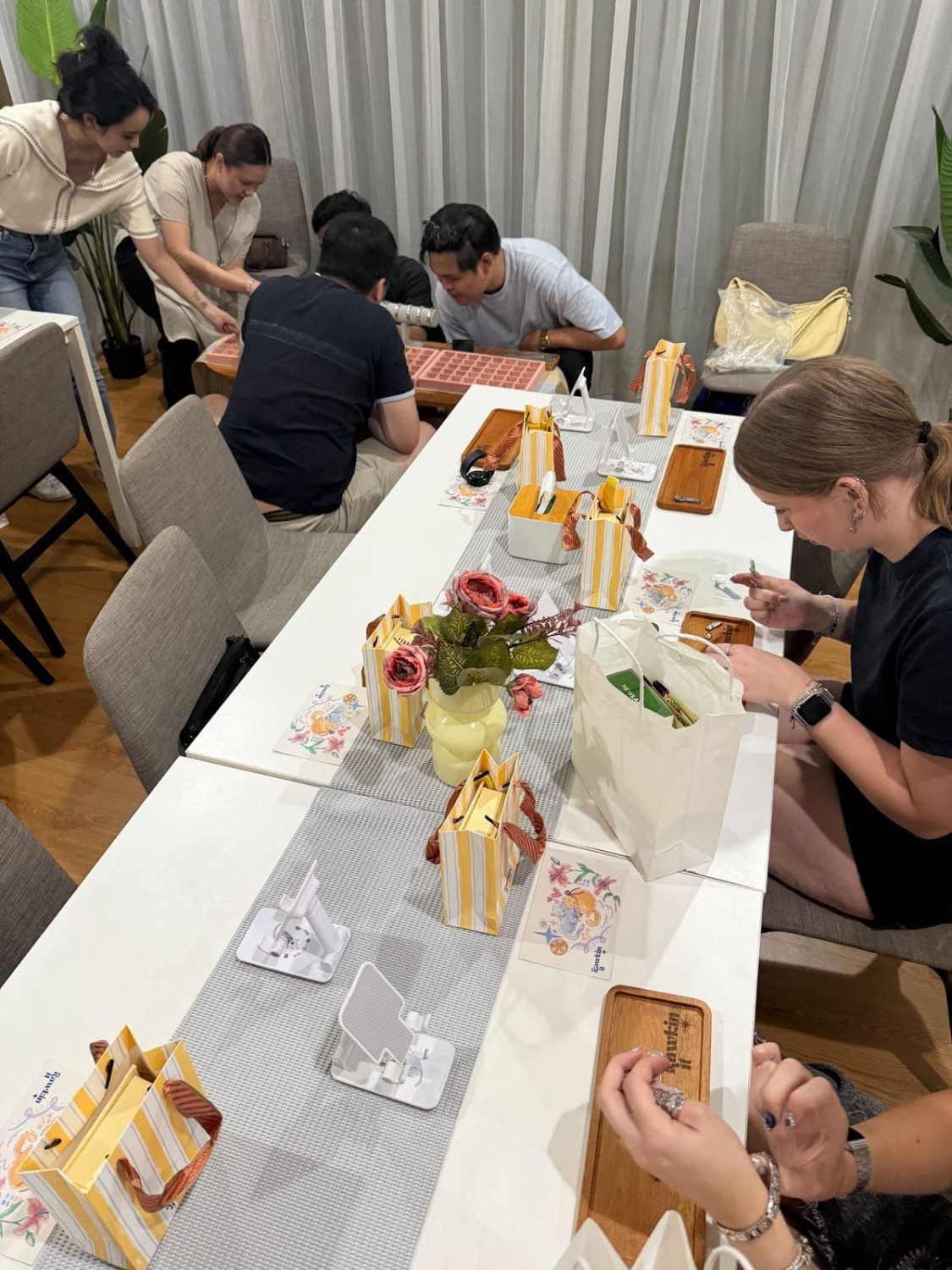 Workshop Italian Bracelet, Proses Kreatif yang Menyenangkan, Suasana Hangat dan Intimate, Kolaborasi dengan RAWKIN IT, Penutup Sesi