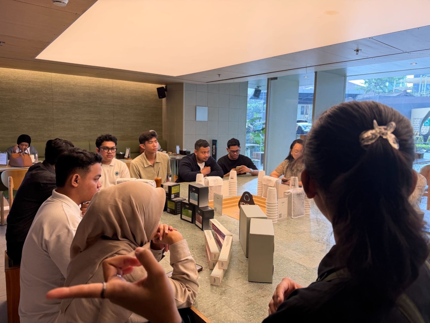 Latte Art Workshop untuk Pemula, Proses Belajar yang Interaktif, Suasana Santai di Tengah Kota, Kolaborasi dengan .TEMU, Penutup Sesi