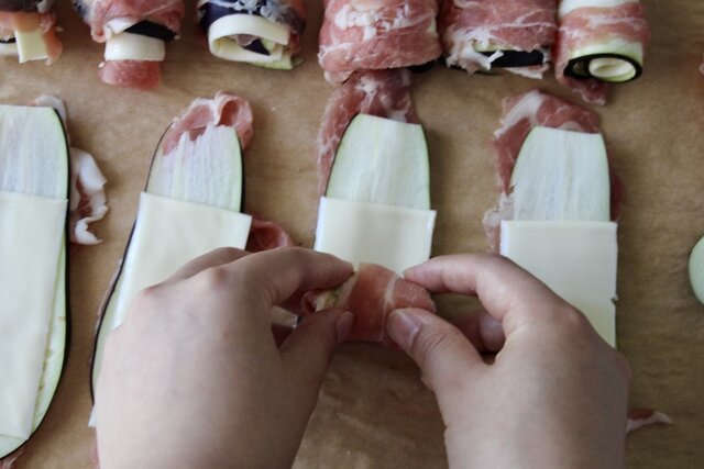 なすの食感を食べやすくして偏食を克服！, 「なすの竜田揚げ」のレシピ, なすのえぐみを甘みに変えて偏食を克服！, 「なすとチーズの肉巻き」のレシピ, なすの偏食を克服するための工夫