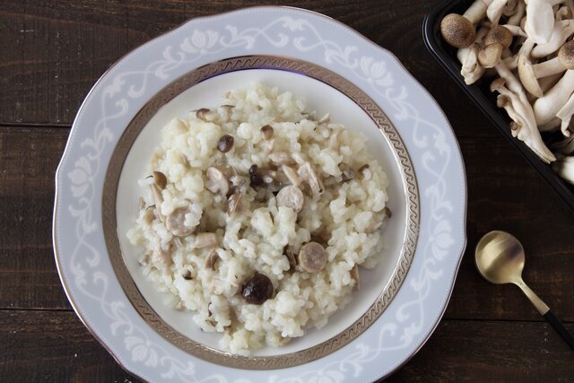 しいたけ、しめじ、えのき〈きのこ類〉のにおいを抑えて偏食を克服！, 「即席しいたけハヤシライス」のレシピ, しいたけ、しめじ、えのき〈きのこ類〉の食感をやわらげて偏食を克服！, 「しめじのチーズリゾット」のレシピ, しいたけ、しめじ、えのき〈きのこ類〉の偏食を克服するための工夫