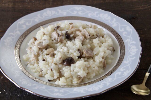 しいたけ、しめじ、えのき〈きのこ類〉のにおいを抑えて偏食を克服！, 「即席しいたけハヤシライス」のレシピ, しいたけ、しめじ、えのき〈きのこ類〉の食感をやわらげて偏食を克服！, 「しめじのチーズリゾット」のレシピ, しいたけ、しめじ、えのき〈きのこ類〉の偏食を克服するための工夫