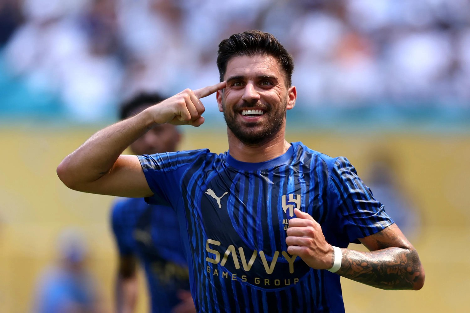Ruben Neves menyamakan kedudukan lewat penalti