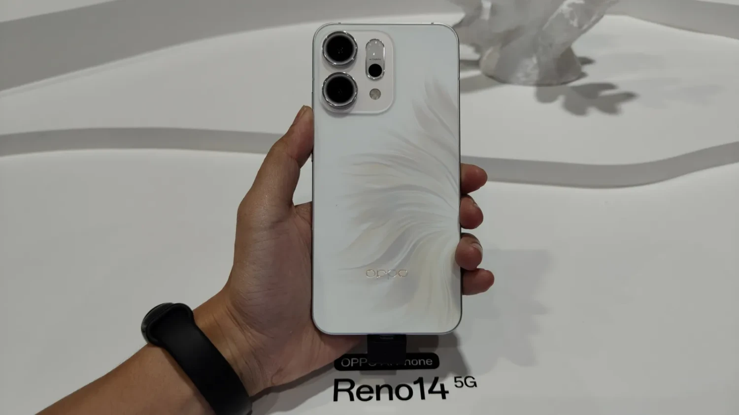 Desain Iridescent Mermaid, OPPO Reno14 Pro 5G, OPPO Reno14 5G, OPPO Reno14F 5G