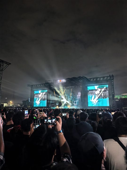 Jarak Foto ke Panggung Pura 80 Pro