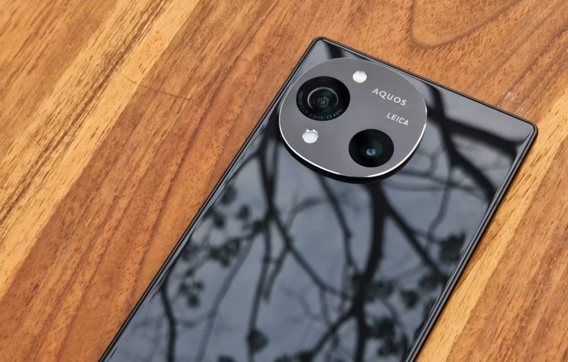 AQUOS R10