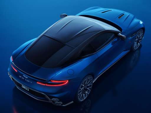 Aston Martin DB12 S-03
