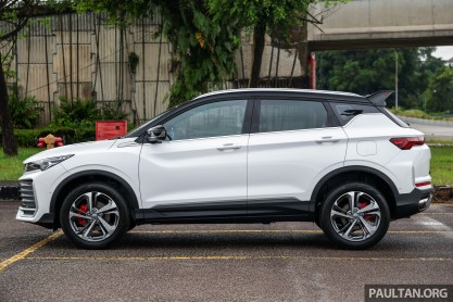 2025-Proton-X50-Preview-Malaysia-Flagship-Outdoor-Ext-7, Engine: From three cylinders to four – power, efficiency up, Exterior: Gaping mouth, cleaner rear end, Interior: Unlike any Binyue – unique to X50?, Technology: Qualitative and quantitative quantum leaps, Very brief driving impressions, Variants and equipment: Raising the base; maybe not the bar