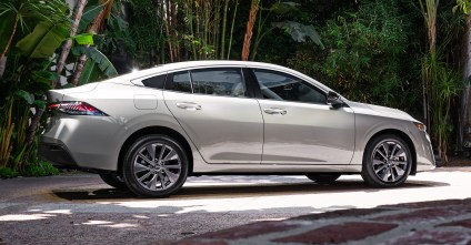 2026 Nissan Sentra debut USA-26