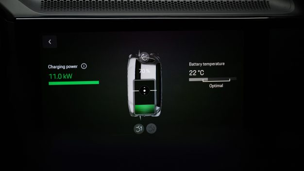 Porsche 11 kW wireless EV charging-10