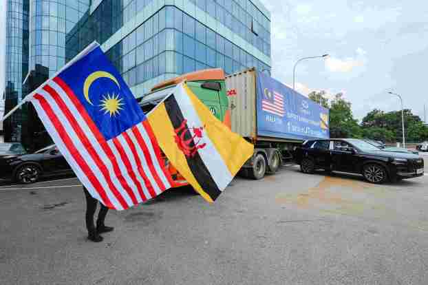 Chery-Malaysia-export-Brunei-Jaecoo-J7-PHEV-2WD-Jan-2026-3