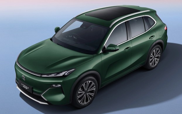 Proton eMas 7 PHEV Emerald Green-3