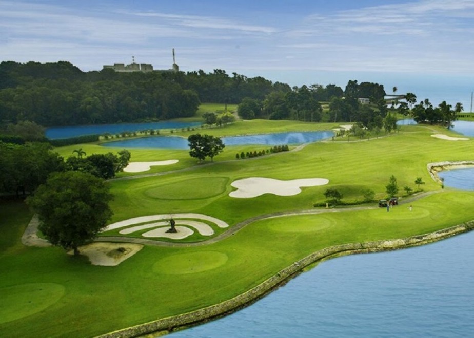 7 Best Golf Courses in Batam for Your Luxury Weekend