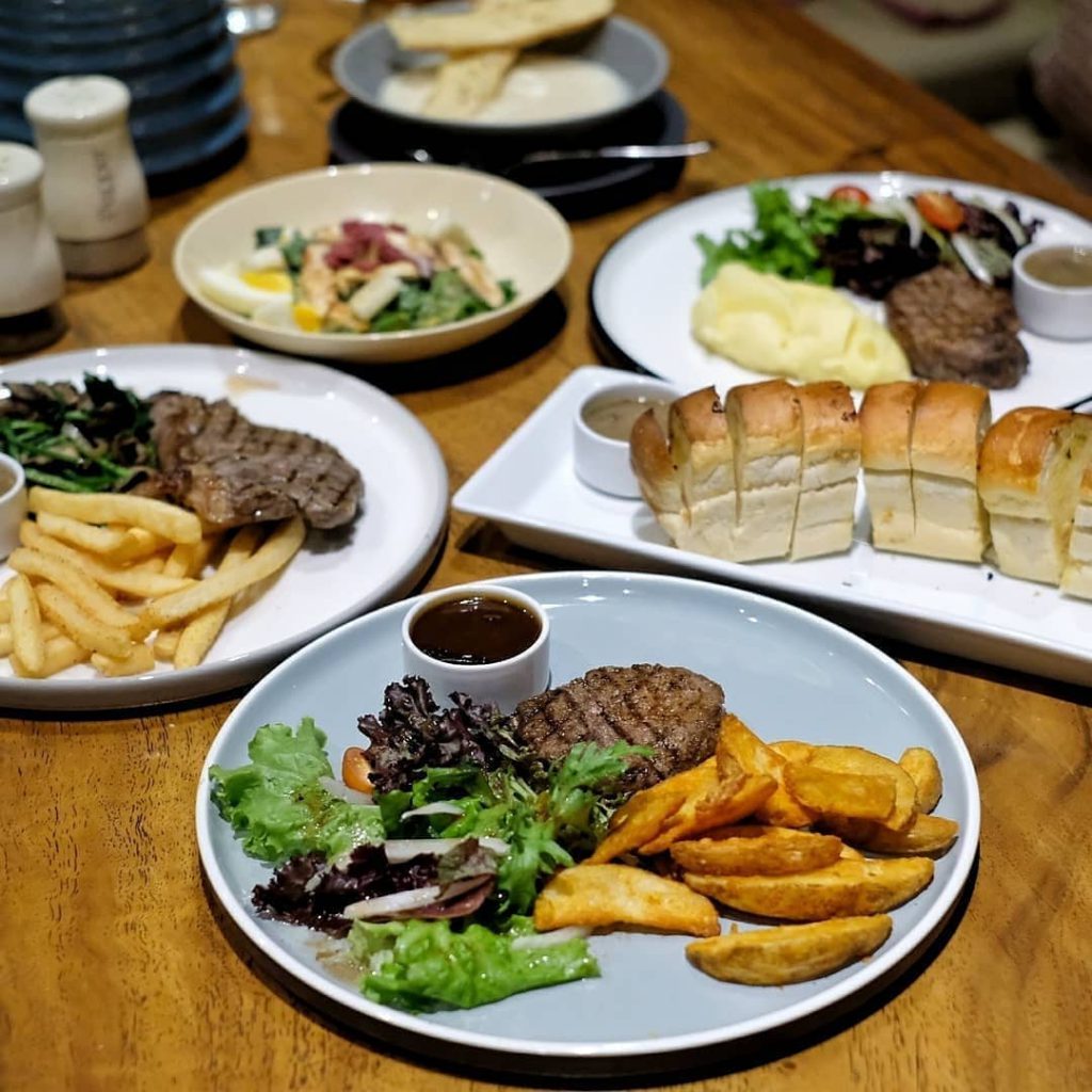 25 Tempat Buka Puasa (Bukber) Terbaik di Bandung 2025