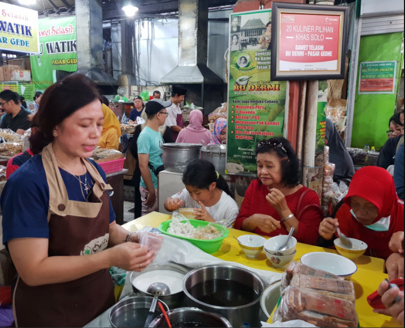 12 Tempat Makan di Solo Paling Enak yang Wajib dikunjungi