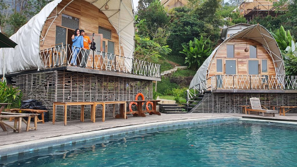 10 Tempat Glamping di Bandung Untuk Liburan Terbaik