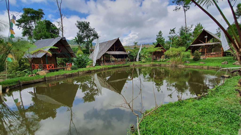 10 Tempat Glamping di Bandung Untuk Liburan Terbaik