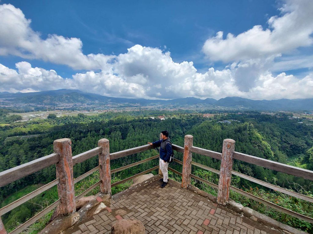 40 Tempat Wisata di Bandung yang Wajib dikunjungi 2025