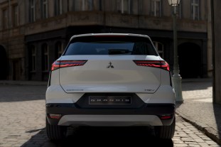 2025 Mitsubishi Grandis-5