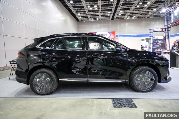 2025-Forthing-Friday-RHD-REEV-GATE-Malaysia-Ext-5