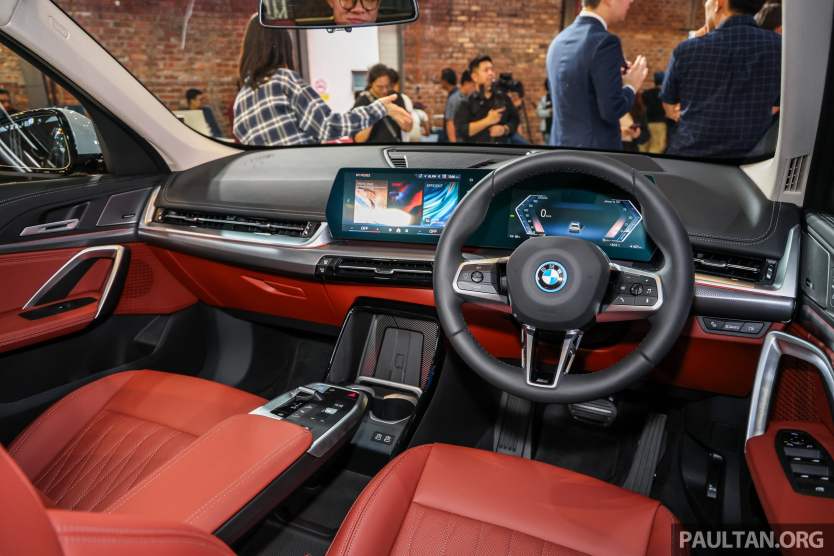 2026-BMW-iX1-eDrive20L-Malaysia-Int-23