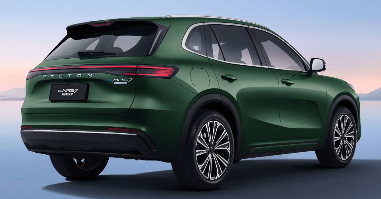 Proton eMas 7 PHEV Emerald Green-2