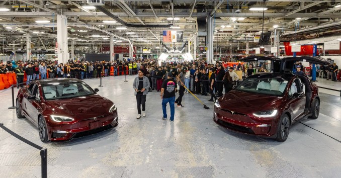 Tesla Model S and X production ends at Fremont-1