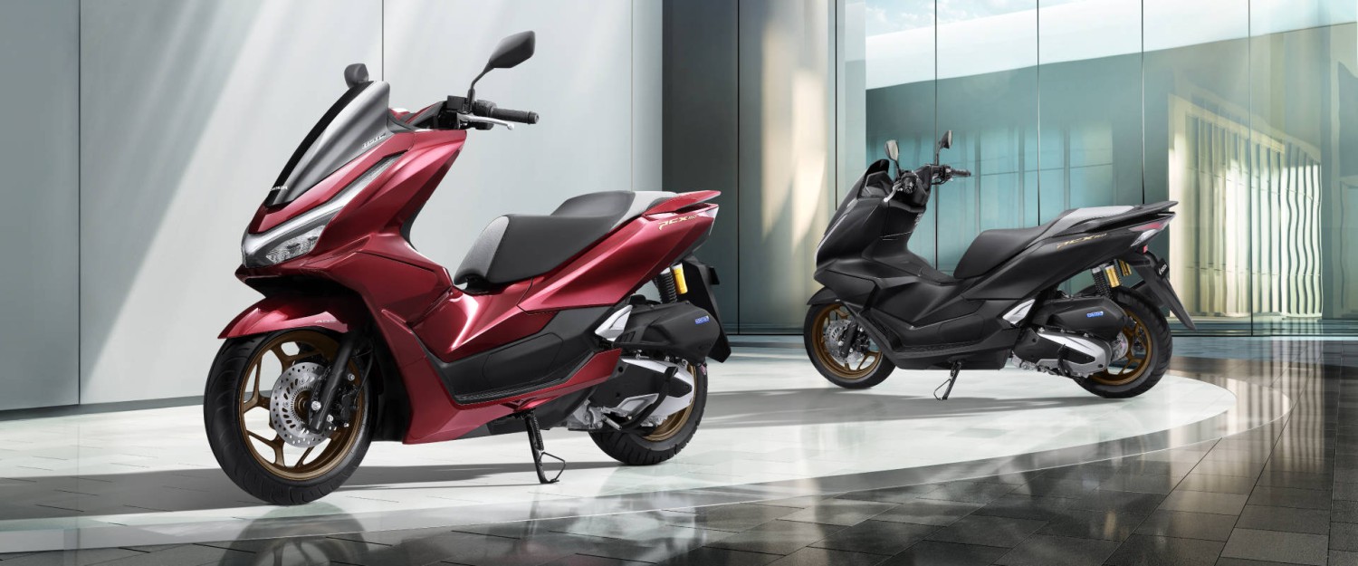 Alasan kenapa harus punya New Honda Scoopy dan PCX 160 2025, 1. Desain Stylish dan Unik yang Mencuri Perhatian, 2. Fitur Canggih yang Dukung Mobilitas Pengendara, 3. Performa Irit dan Tangguh, 4. Keamanan dan Kenyamanan Berkendara Jadi Maksimal
