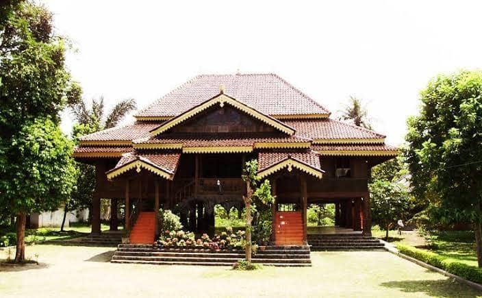 tambahpinter.com, Bentuk rumah adat Bengkulu secara umum, Bagian tengah rumah adat Bengkulu, Ruang depan rumah adat Bengkulu, Ruang tengah rumah adat Bengkulu, Ruang penting lainnya di Bubungan Lima