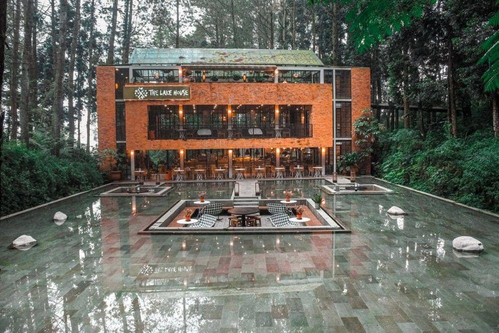 1.Roofpark Bogor, 2.Kopi Nako dan Warung Nako, 3.Two stories, 4.Kopi Daong, 5.Pelangi café and Resto, 6.Nicole's Kitchen &amp; Lounge, 7.The Lake House, 9.Lemongrass Modern Kopitiam